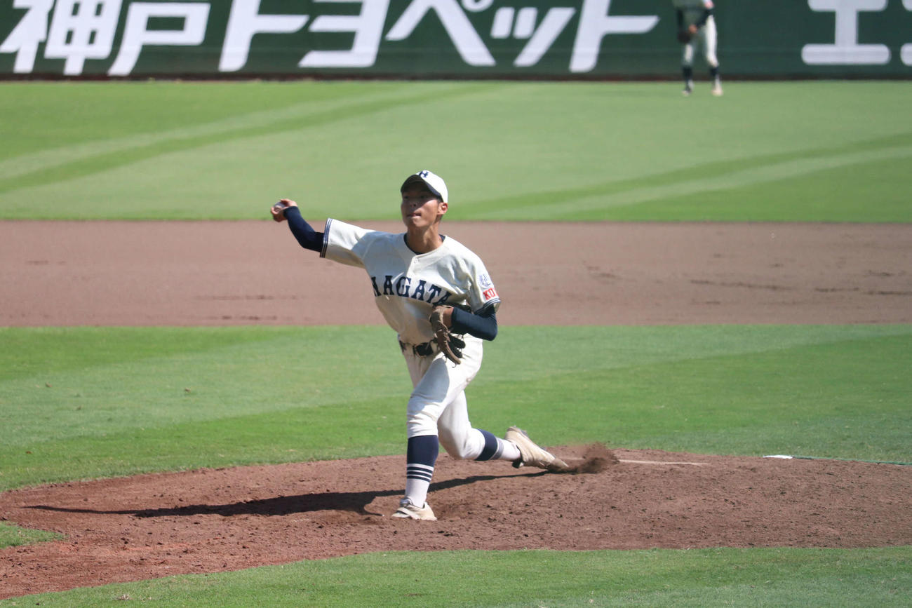 準決勝、社戦で先発登板した長田・松田宰（撮影・波部俊之介）＝2022年7月27日、兵庫・ほっともっとフィールド神戸