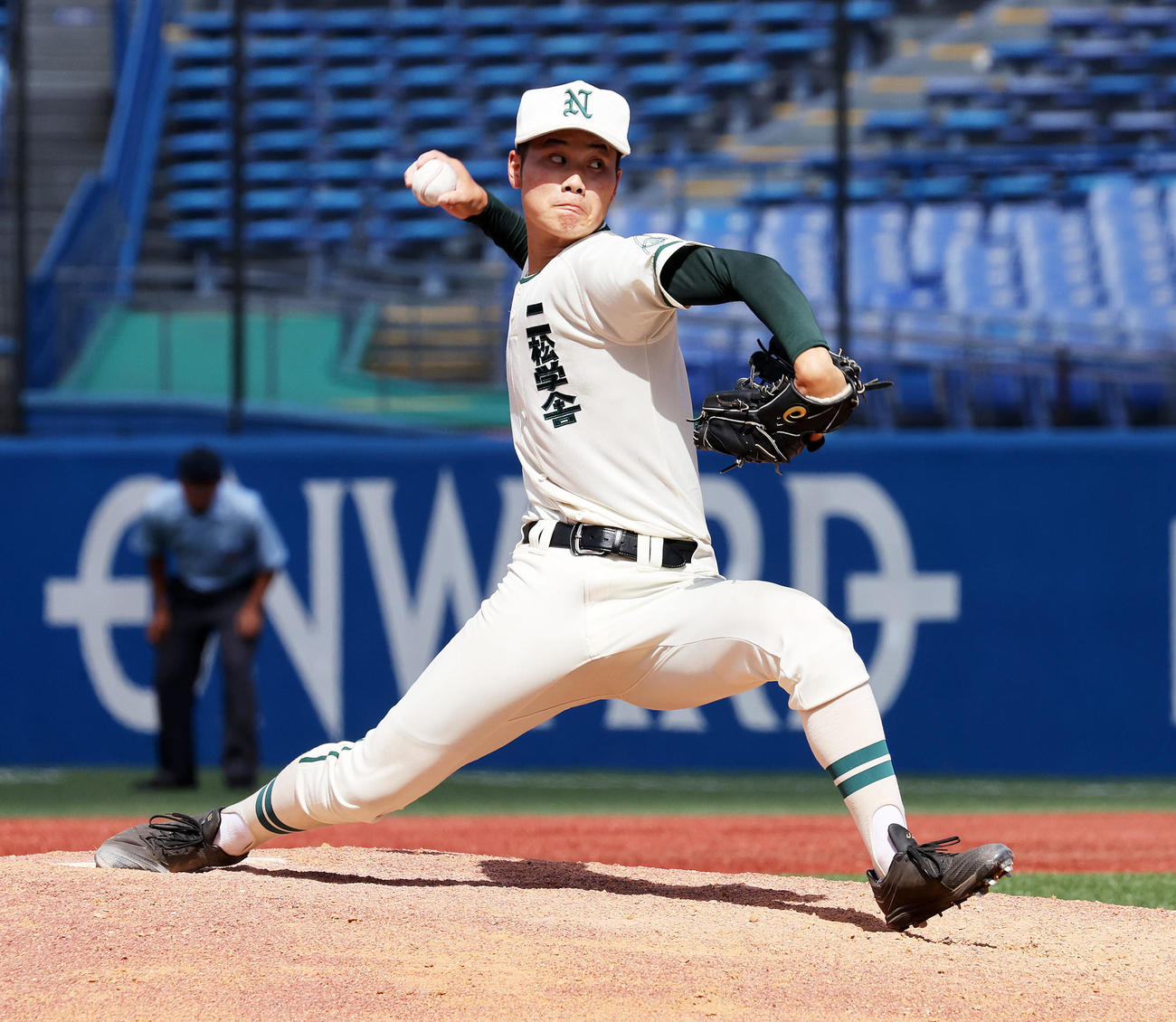 帝京対二松学舎大付　力投する二松学舎大付2番手の重川（撮影・鈴木正人）