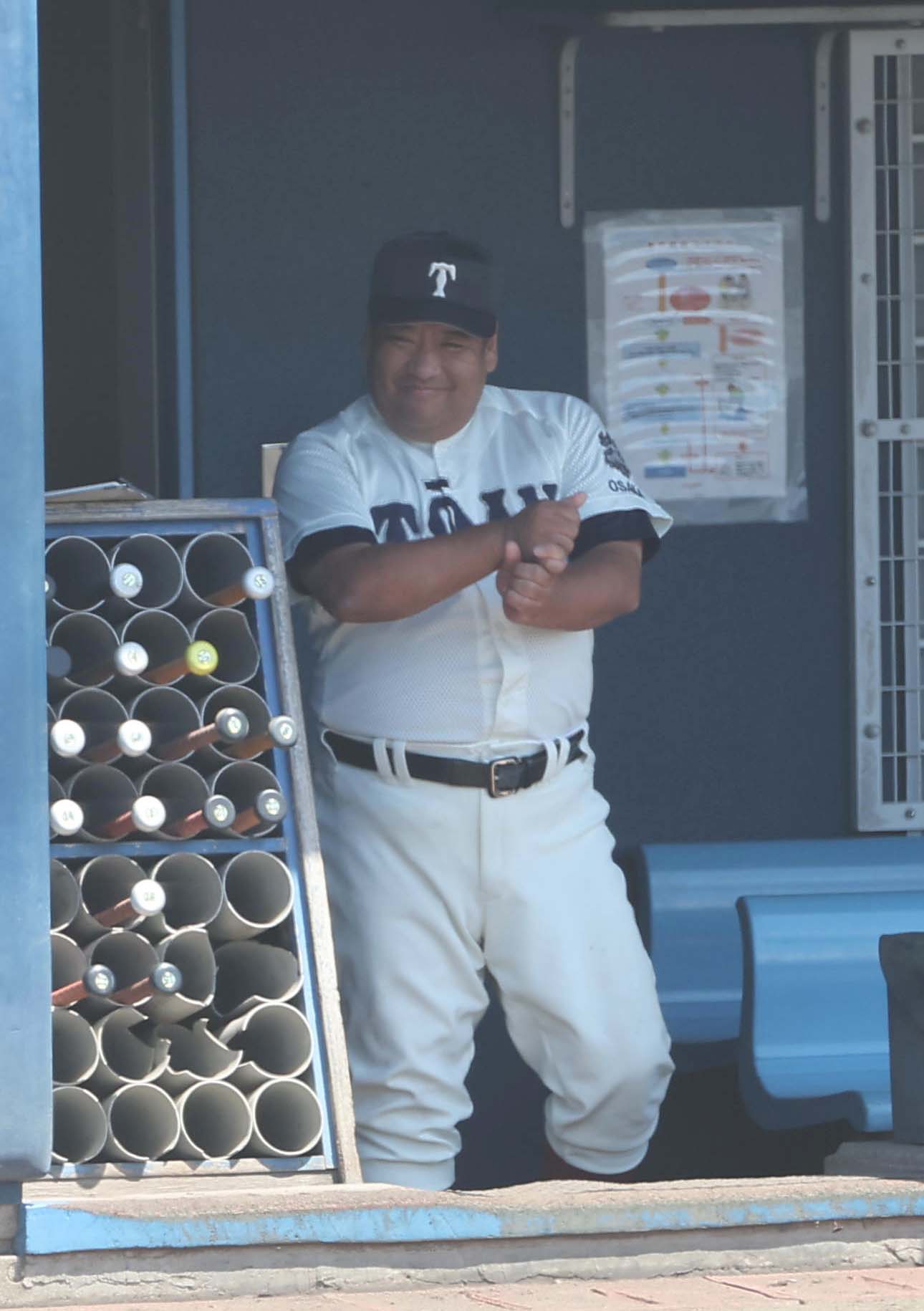 上宮対大阪桐蔭　ベンチから指示を出す大阪桐蔭・西谷監督（撮影・上田博志）