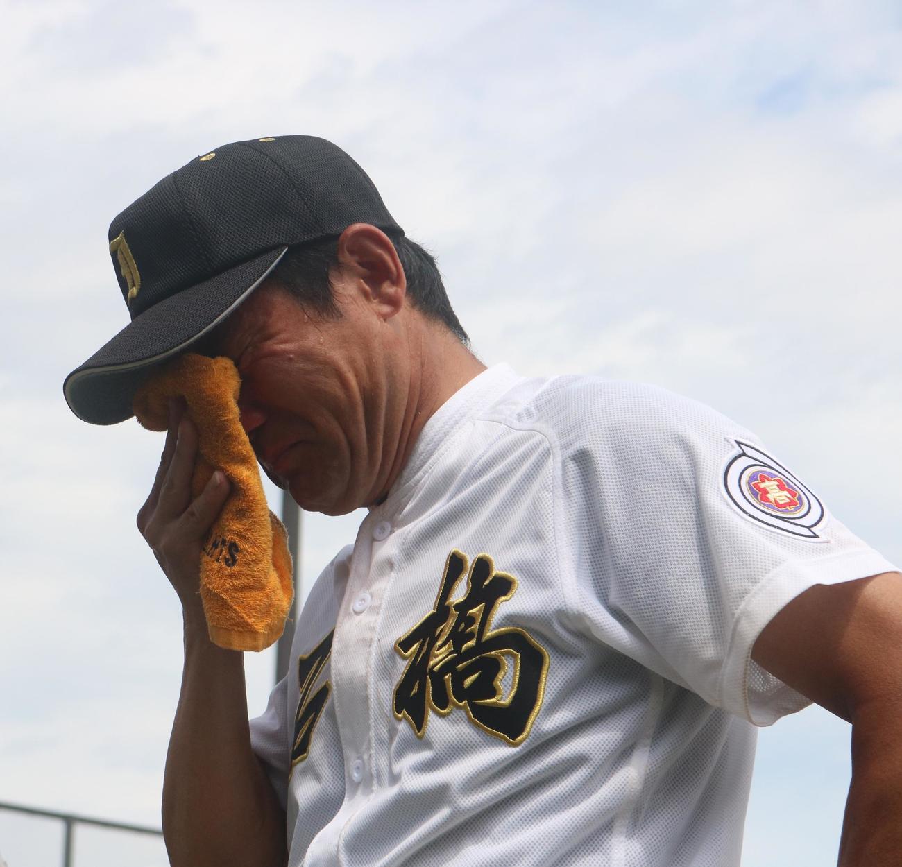 国学院栃木対石橋　優勝を決め涙を見せる福田監督（撮影・深田雄智）