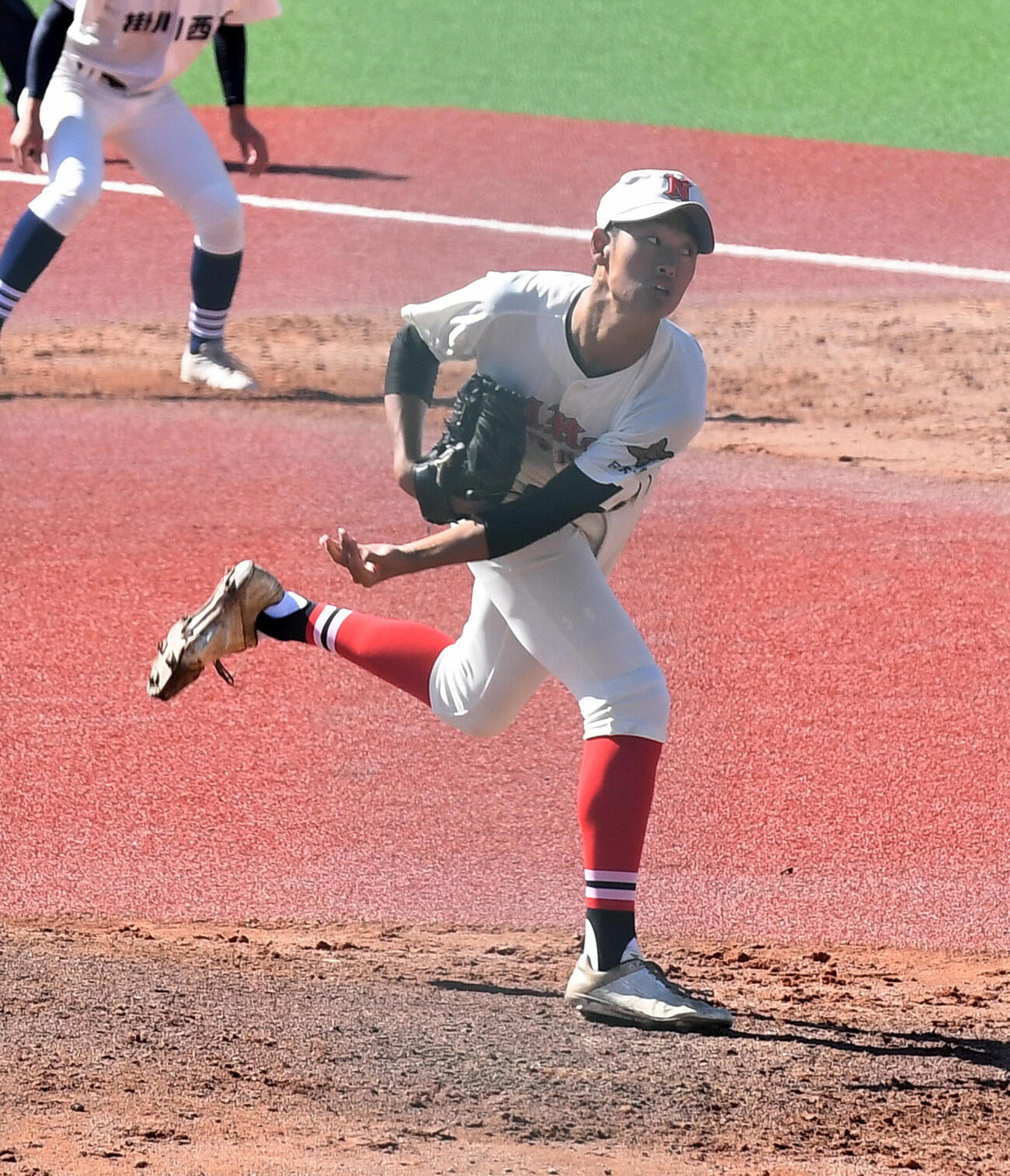 掛川西対日大三島　力投する日大三島・加藤隼