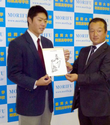 【画像・写真】盛岡大付・松本「気力が大事」　ソフトバンク指名あいさつ