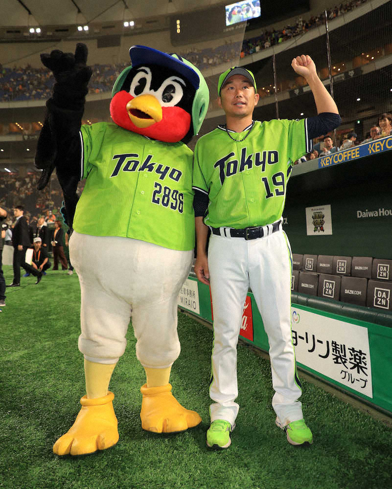 【画像・写真】ヤクルト39歳・石川　18年連続白星！巨人に5回無失点で今季1勝「家族、ファンに感謝」