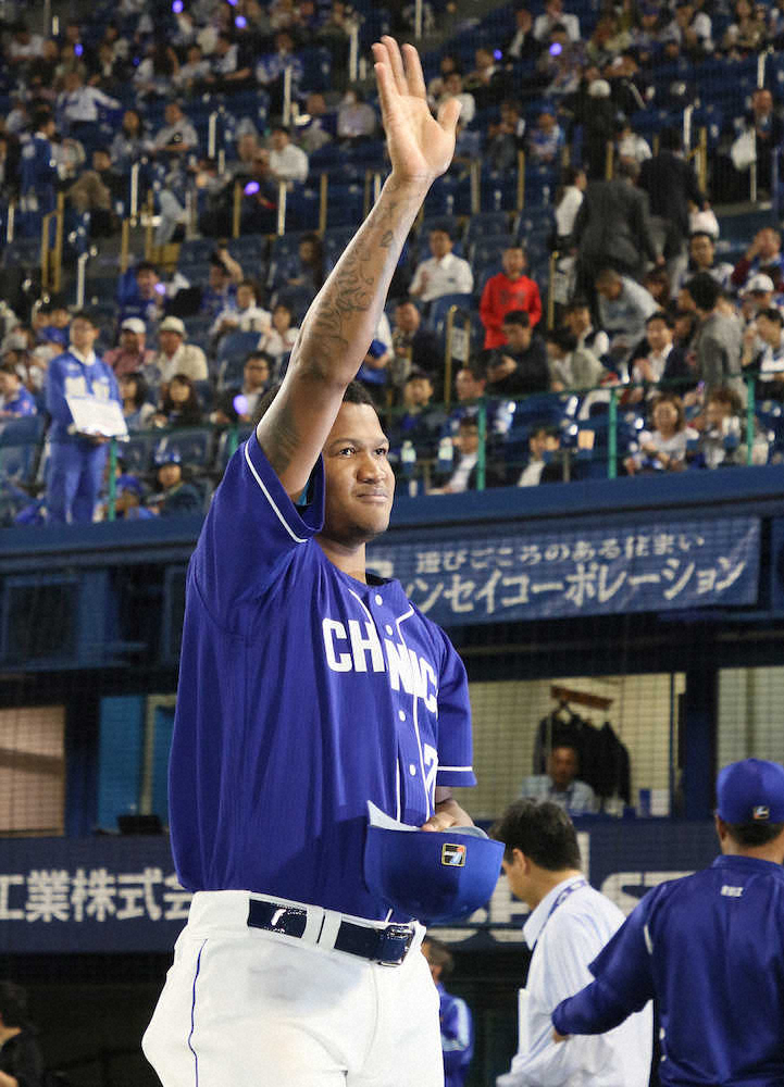 【画像・写真】中日・ロメロ　グラブの位置を修正して4試合ぶり3勝目「鈴木を信じていた」