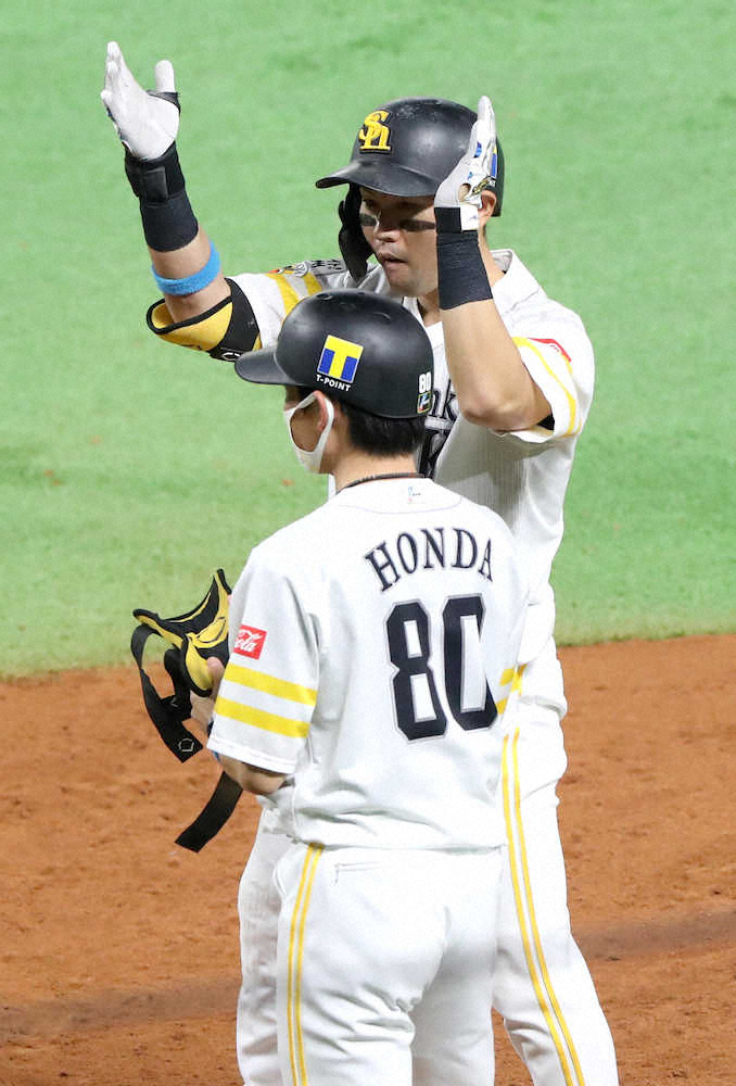 【画像・写真】ソフトバンク・中村晃という男――多くは語らず、背中で魅せる選手会長