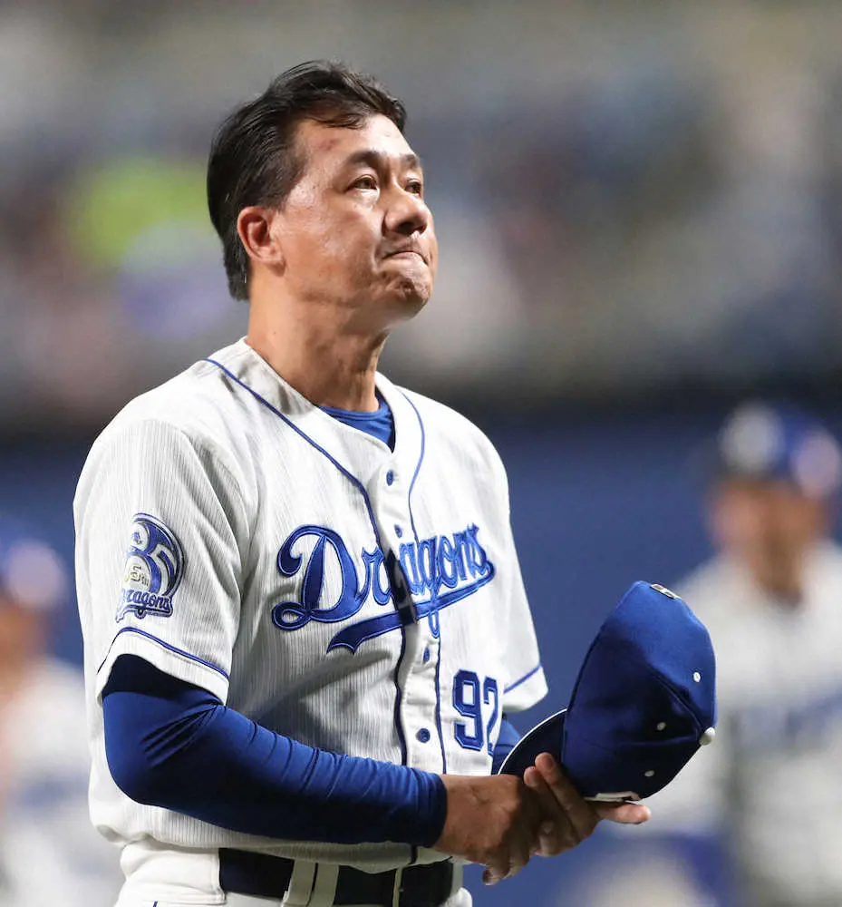 【画像・写真】中日本拠地ドロー締め　退任与田監督感謝のあいさつ「みんなのおかげでユニホームを着続けることができた」