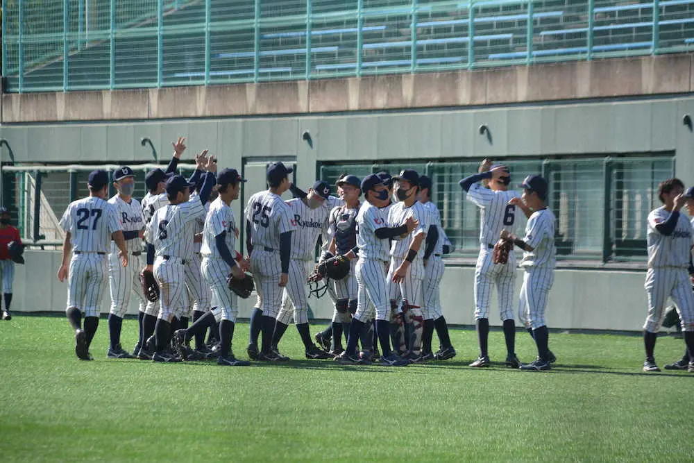 【画像・写真】龍谷大　11年ぶり4度目の神宮大会出場　元ヤクルトの本郷監督は神宮へ凱旋