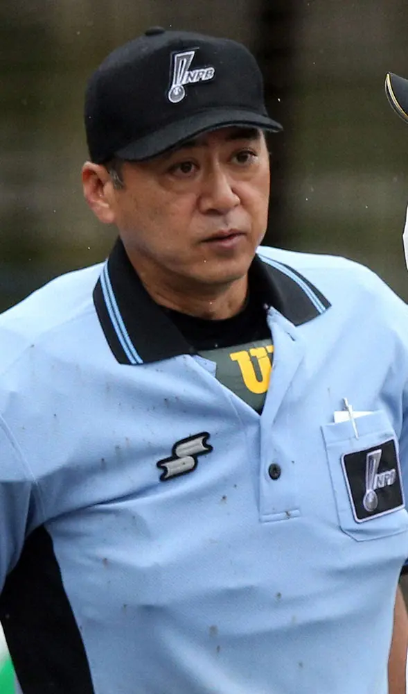【画像・写真】有隅昭二審判員、最優秀審判員賞2年連続3度目の受賞