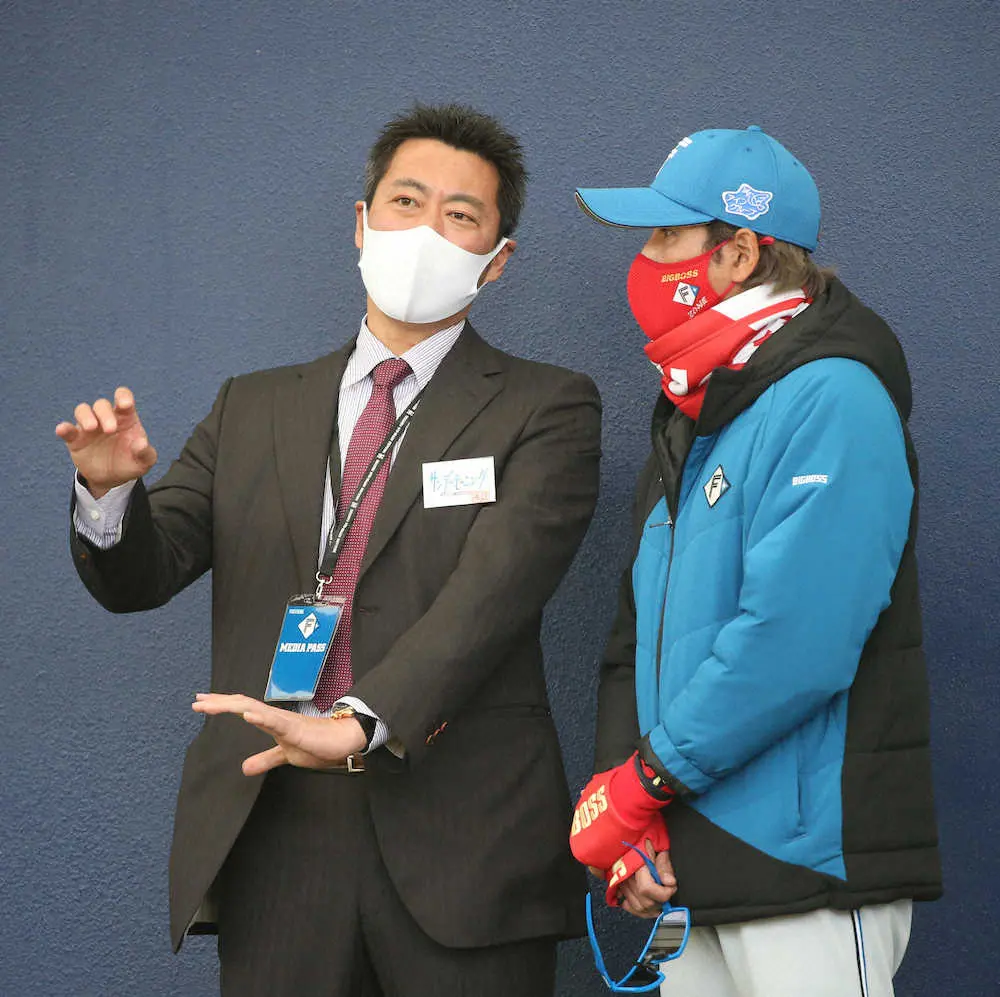 【画像・写真】【キャンプ隠しマイク】日本ハム・上沢　上原浩治氏の印象聞かれ「下敷きの人です」