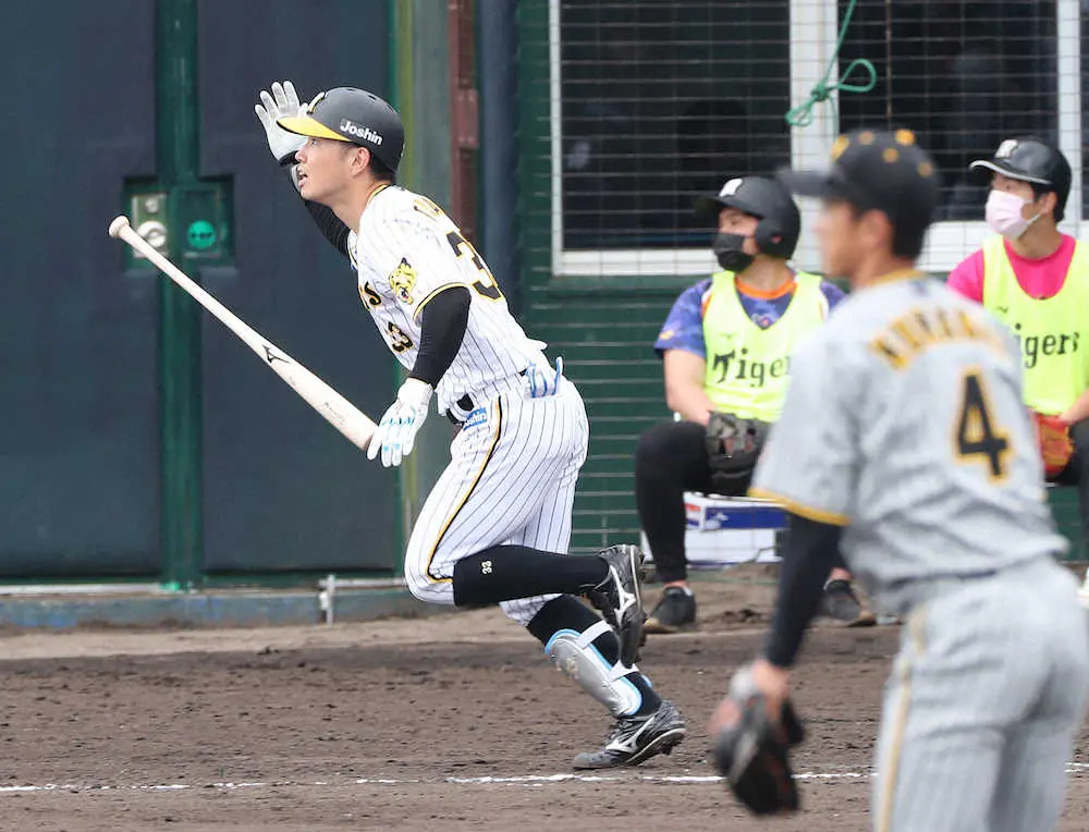 【画像・写真】やるね！阪神・糸原“健斗”　初実戦で自ら快気祝い弾「名前覚えてもらえるように頑張ります」