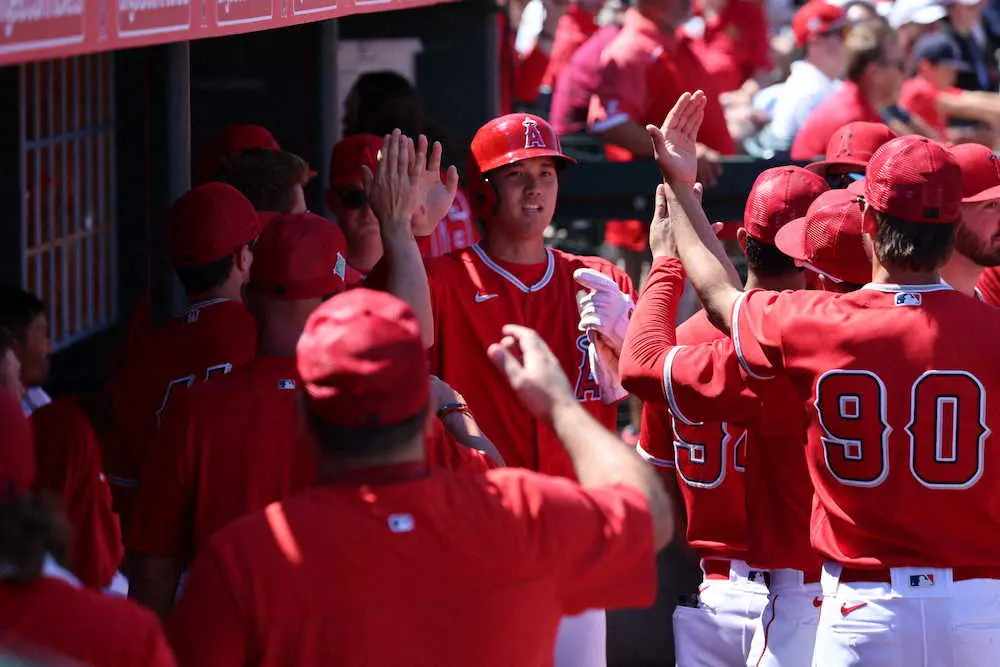 【画像・写真】大谷　4試合連続安打の中越え三塁打　レッズ秋山も左前打