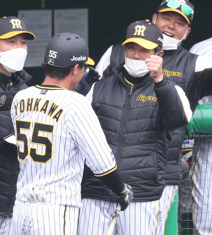 【画像・写真】阪神・平田2軍監督、2本塁打の陽川を「大谷に負けない。ビッグフライ陽川さん」と称える