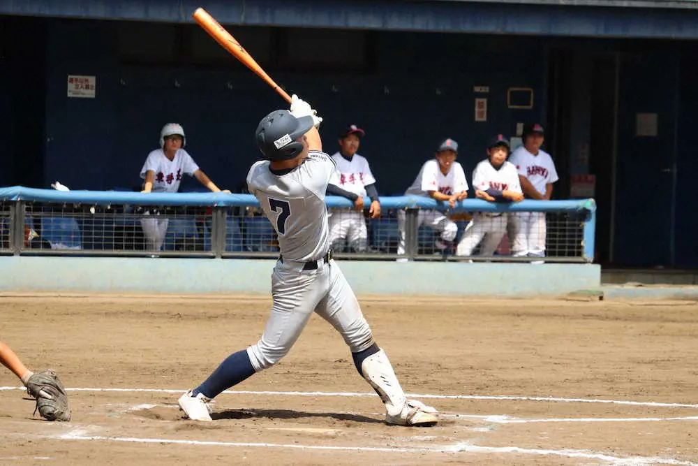 【画像・写真】叡明・下山が投打で勝利貢献　ダメ押し2ラン＆3回無失点の好救援