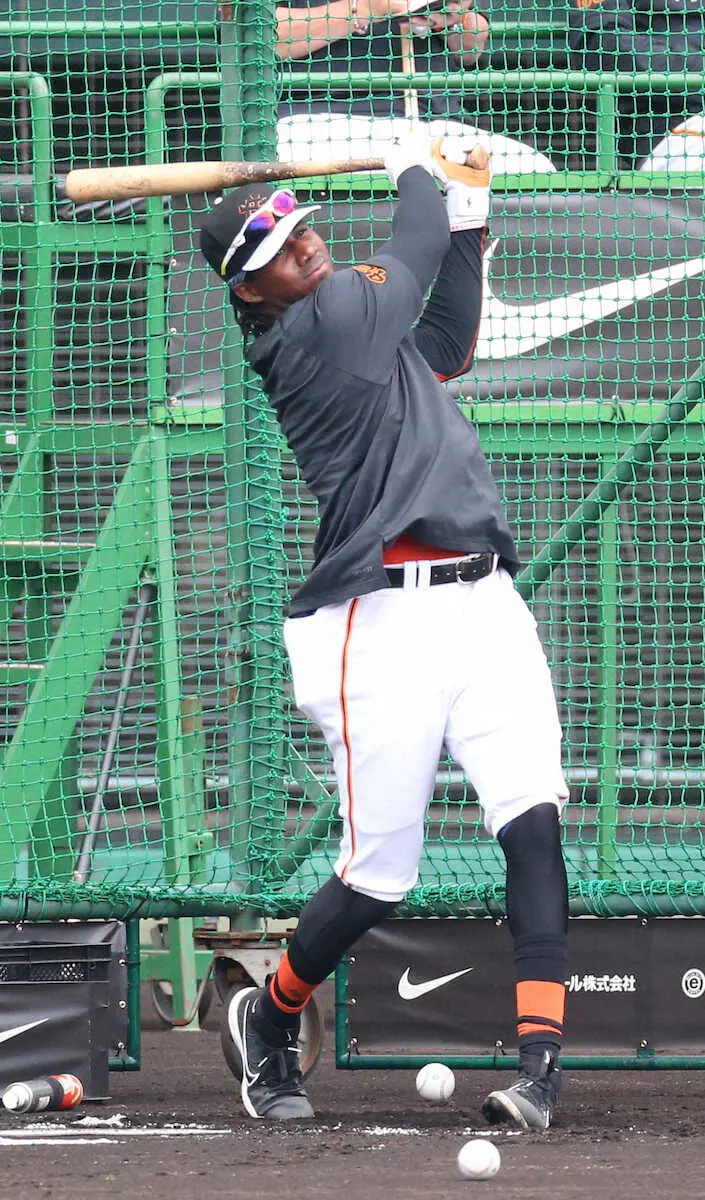 【画像・写真】巨人・原監督　外野レギュラー争いあおった！　3月2日に1試合紅白戦追加
