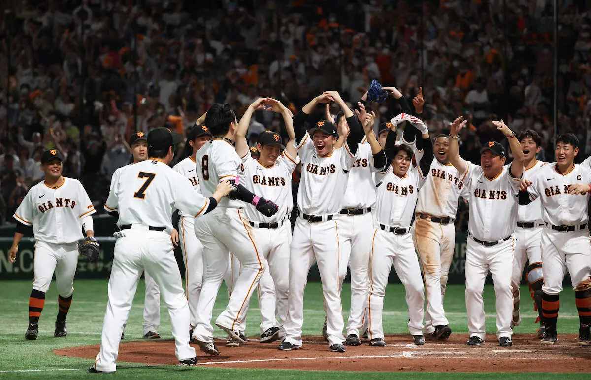 【画像・写真】巨人・丸が劇的サヨナラ弾　プロ16年目、253本目が初の劇弾　2戦連続の「ルーズベルトゲーム」制した