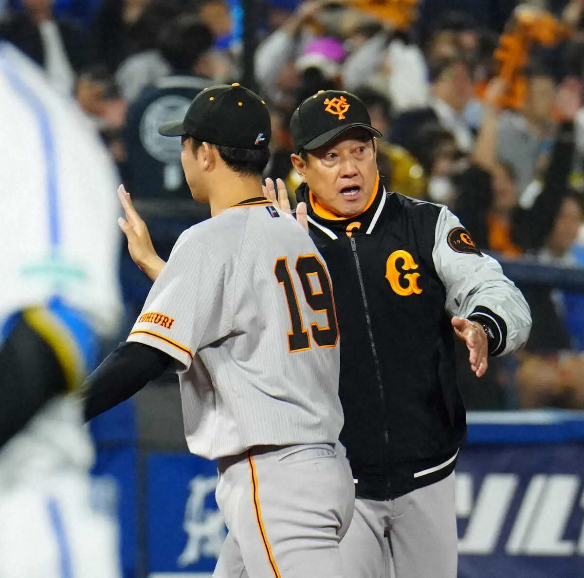 【画像・写真】巨人・原監督が執念継投　7回からリリーフ陣5人投入　古巣登板の三上は「特別な思いで」