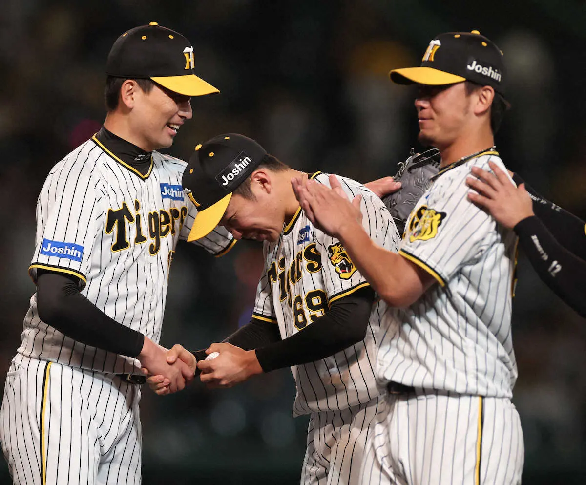 【画像・写真】阪神　3年目右腕の石井がうれしいプロ初勝利　8回を抑えて直後に味方が勝ち越し　「感謝しかない」