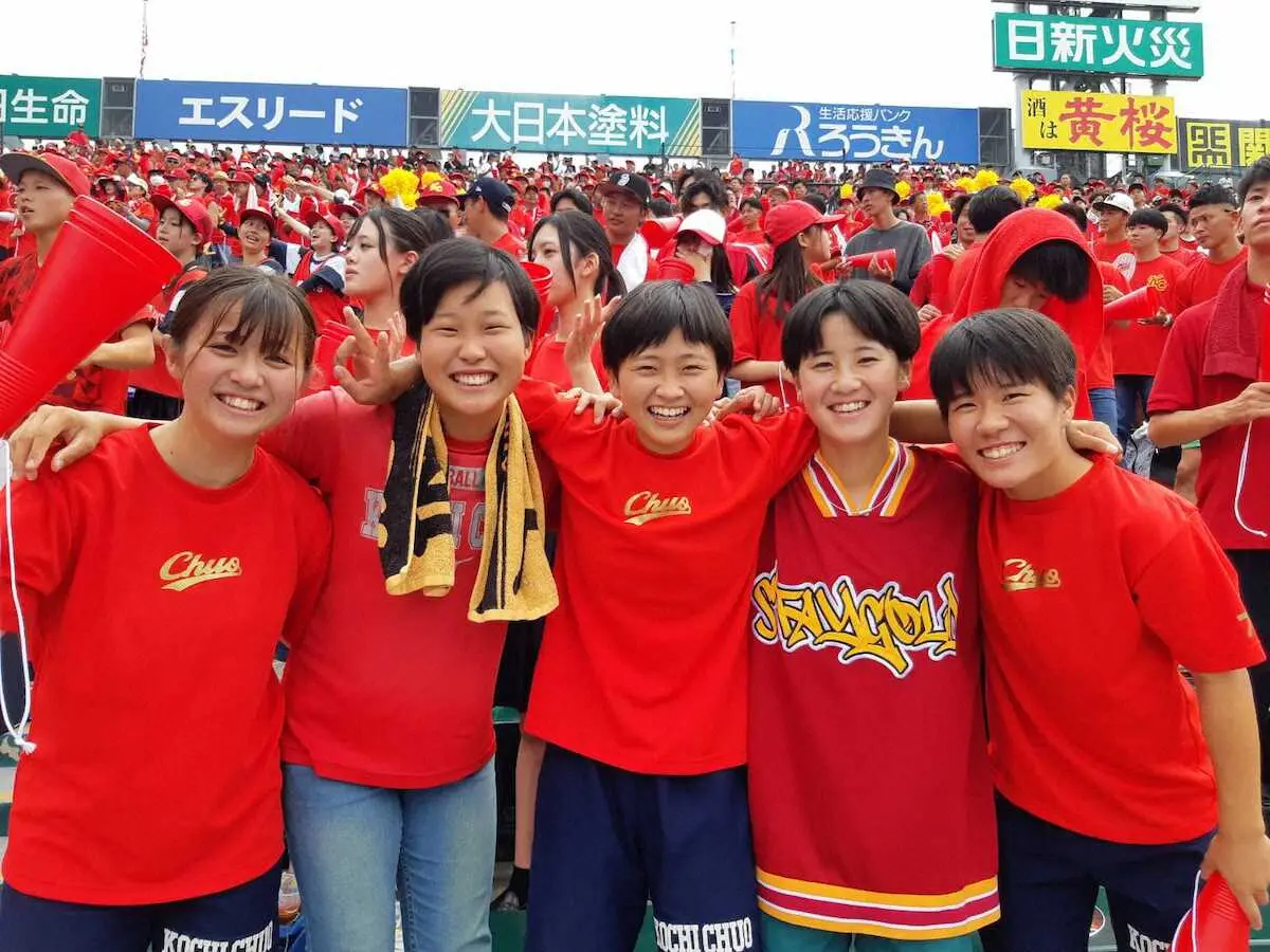 【画像・写真】【甲子園】女子が扉を開き男子が初勝利　高知中央が「甲子園リレー」で聖地初白星　北條さん「うれしい」