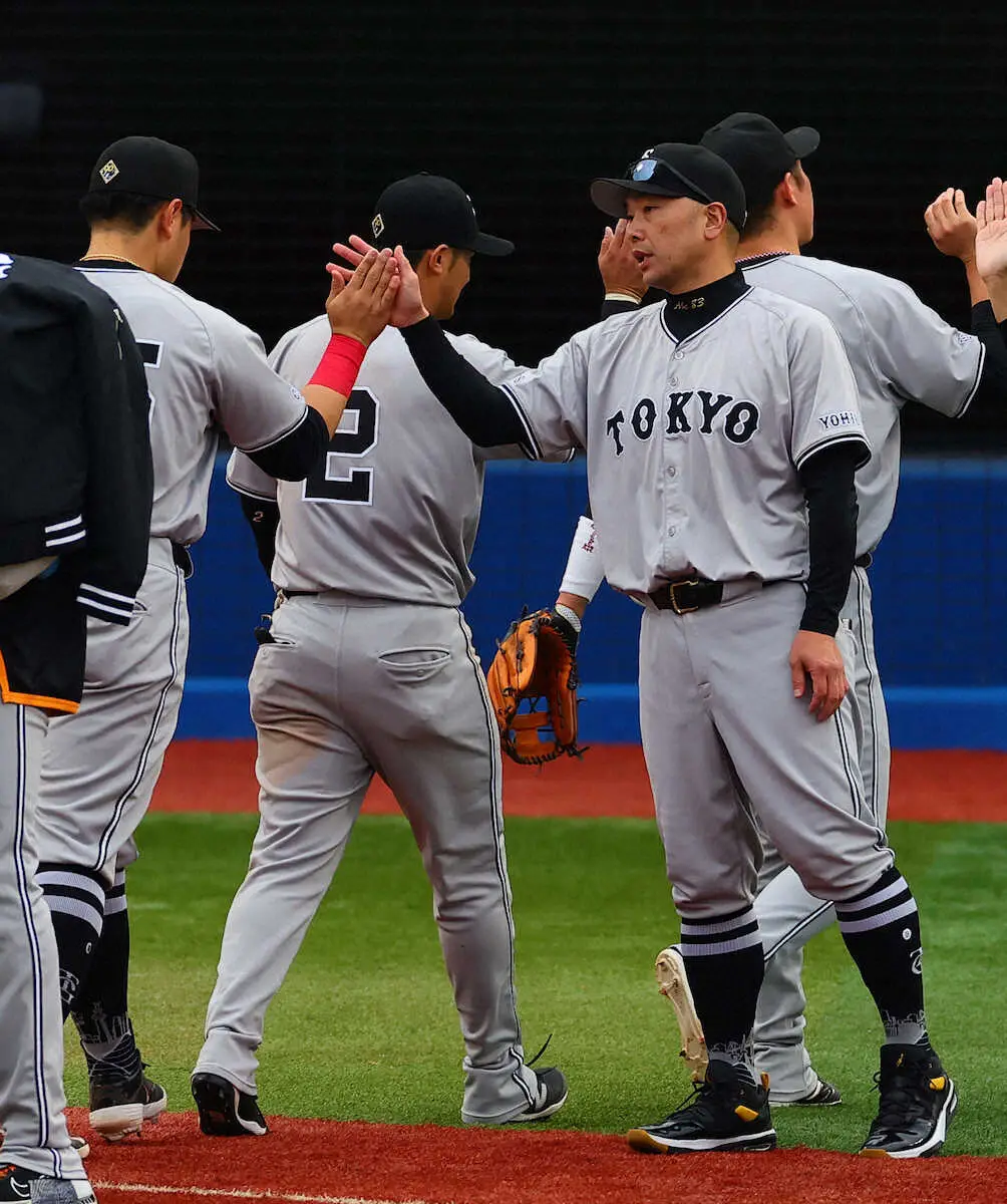【画像・写真】巨人・阿部監督　横川は「100点です」　13戦ぶり一発がV弾の岡本和には「うれしいですよ」