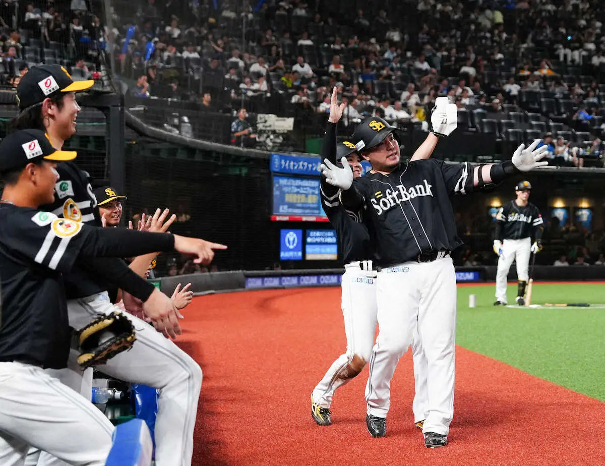 【画像・写真】“どすこい！”が止まらない！ソフトバンク・山川7年ぶりの1試合3発　2打席連続の26号2ラン！