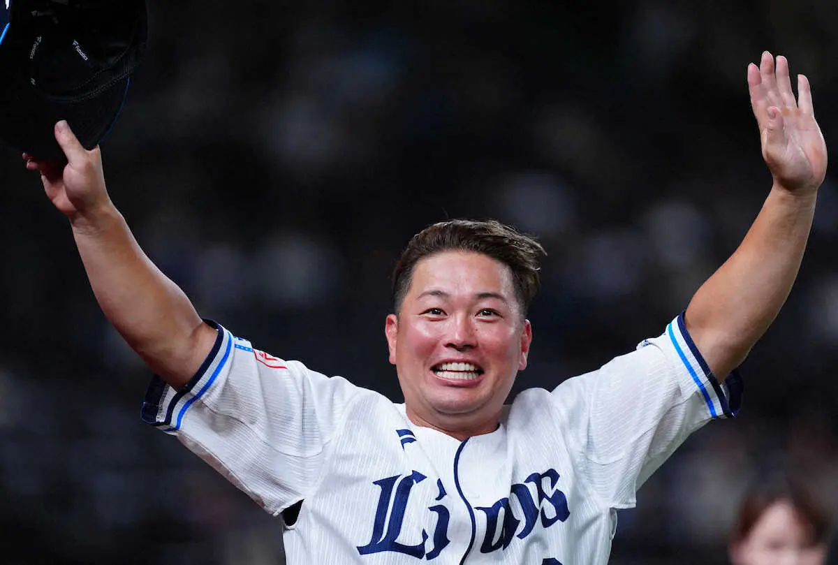 【画像・写真】【あいさつ全文】西武・岡田雅利　爆笑引退セレモニー「このような場を…僕の人柄なのでしょうか」