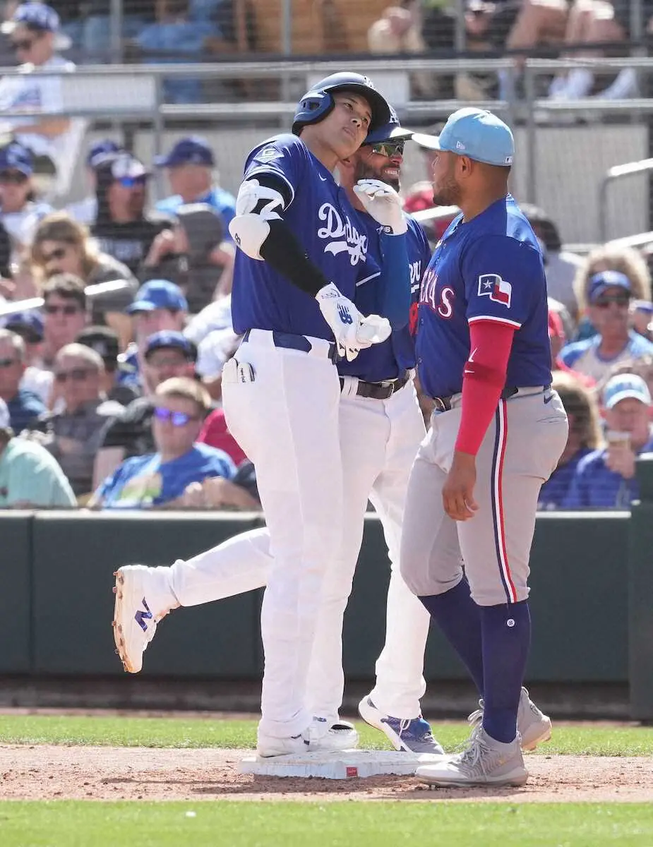 【画像・写真】大谷翔平「何やってるの？」今季初ヘッドバンプも一塁コーチが裏側明かす　新パフォーマンスにも意欲