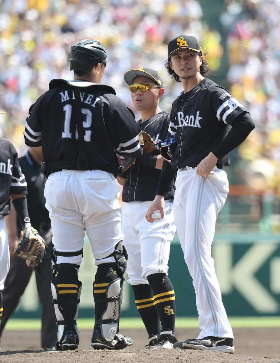 【画像・写真】＜阪神・ソフトバンク（2）＞初回、先制を許しピンチを迎える上沢（右）（撮影・後藤　正志）
