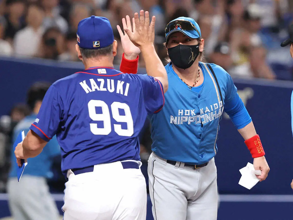 【画像・写真】中日が連敗を3でストップ　井上監督、ハム新庄監督に「塩あんパン」差し入れ　お礼は健康グッズ