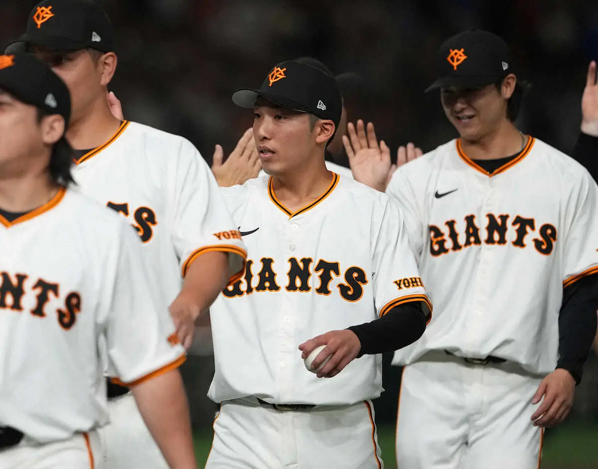 【画像・写真】巨人・小林誠司「僕も自然と気持ちが出ました」　随所でガッツポーズ　好リードは「投手のおかげ」