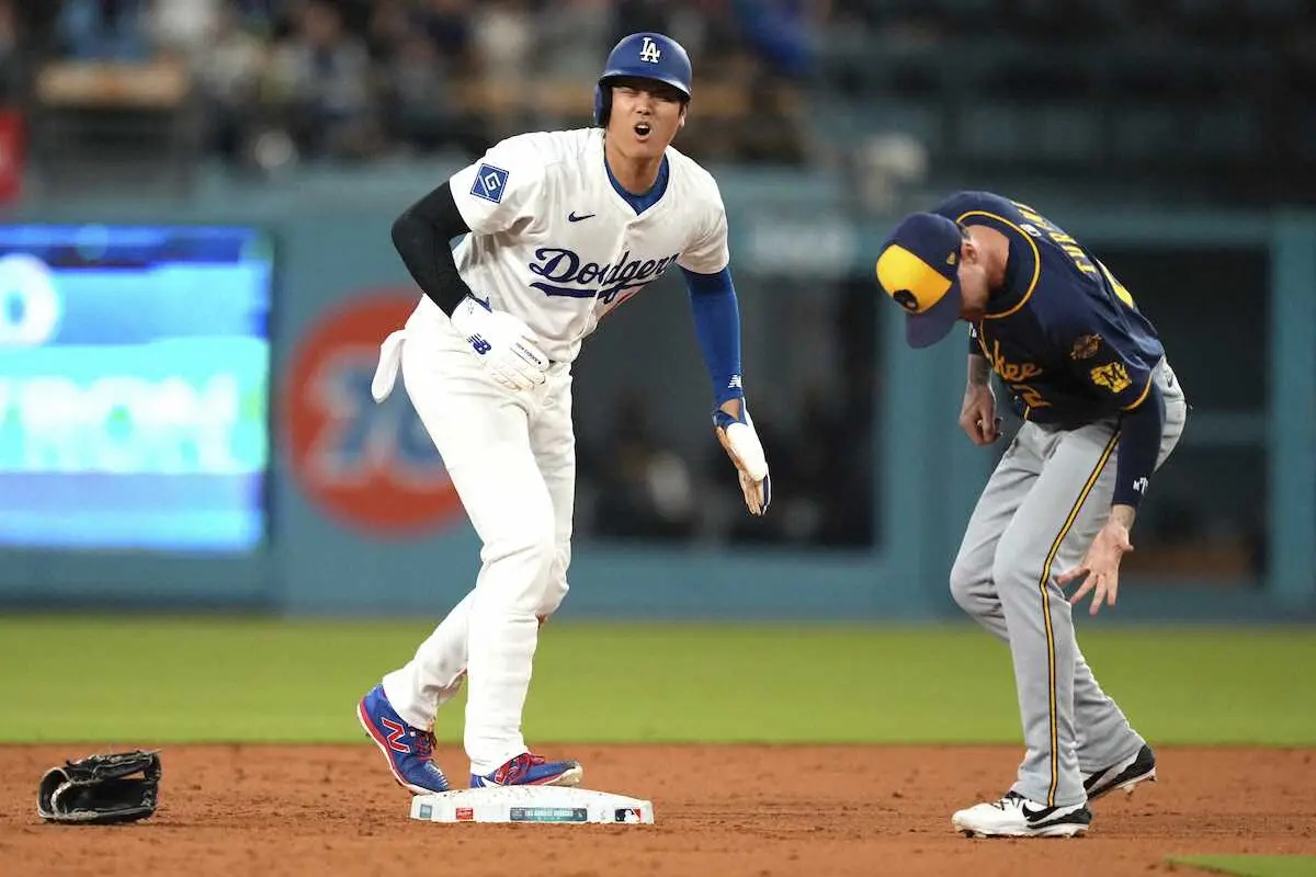 【画像・写真】ドジャース・大谷　後半戦開幕戦は無安打　盗塁成功も送球がみぞおち付近に直撃