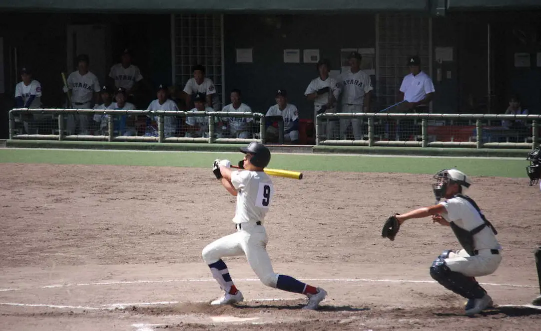 【画像・写真】【高校野球】滋賀大会　綾羽が自慢の強力打線で伊香の好投手攻略。悲願の甲子園まであと2