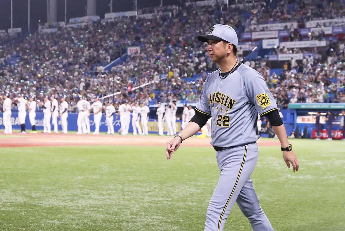 【画像・写真】阪神・藤川監督「すごく悔しい。こういうゲームをしたくない」「悔しい気持ちを神宮に置いて名古屋へ」