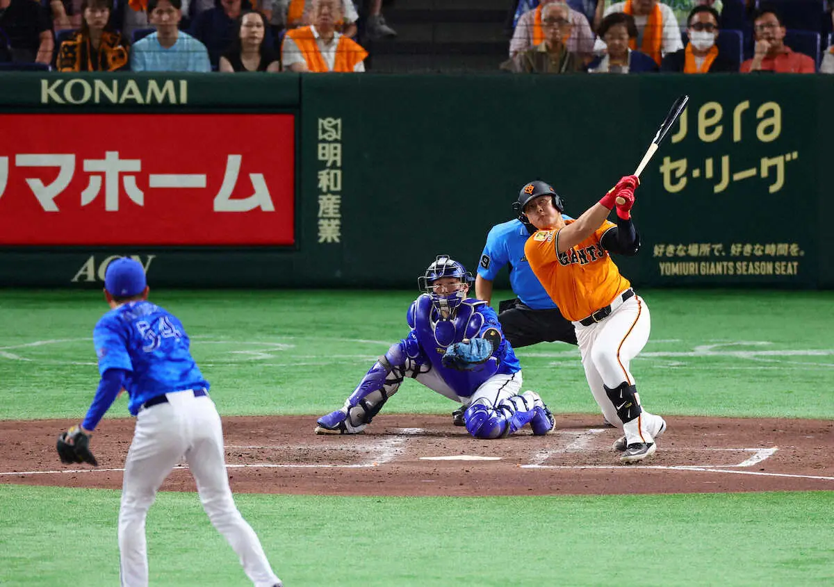 【画像・写真】巨人・岡本が2打席＆2戦連発　長嶋茂雄超え球団4番「8年連続2桁本塁打」王貞治、原辰徳に次ぐ3人目