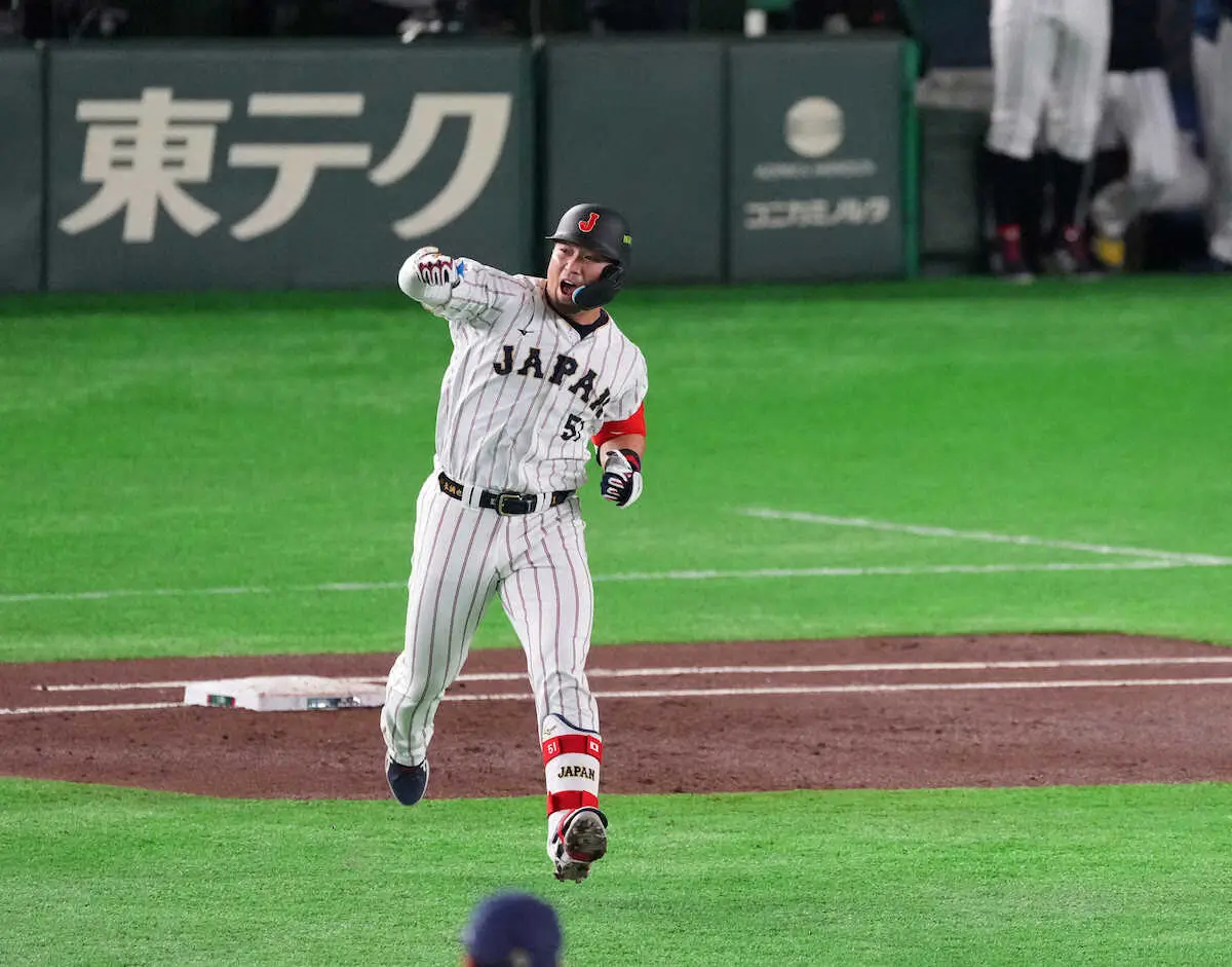 【画像・写真】【侍ジャパン】鈴木誠也が反撃ノロシの2ラン！　初回0―3劣勢から右翼席ズドン、大会1号＆初打点