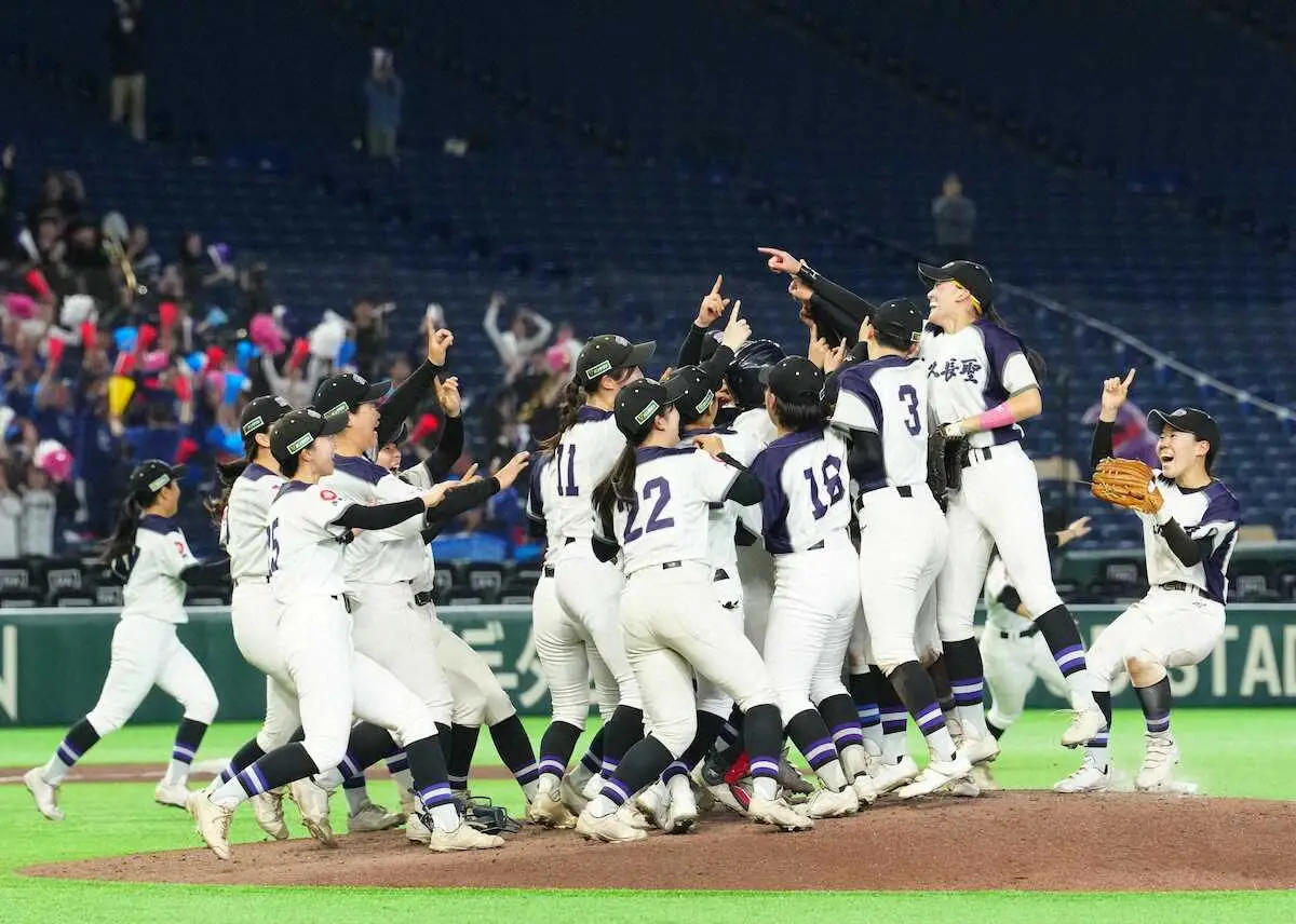 【画像・写真】センバツ女子野球　決勝は午後10時すぎ決着　東京Dで大熱戦　佐久長聖が履正社破り初優勝