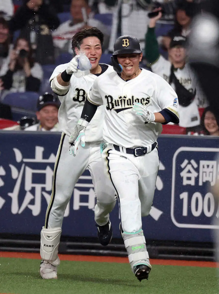 【画像・写真】オリックス　今季初サヨナラ勝ちで同一カード3連勝！西川龍馬が劇的打　宮城大弥の緊急降板乗り越える