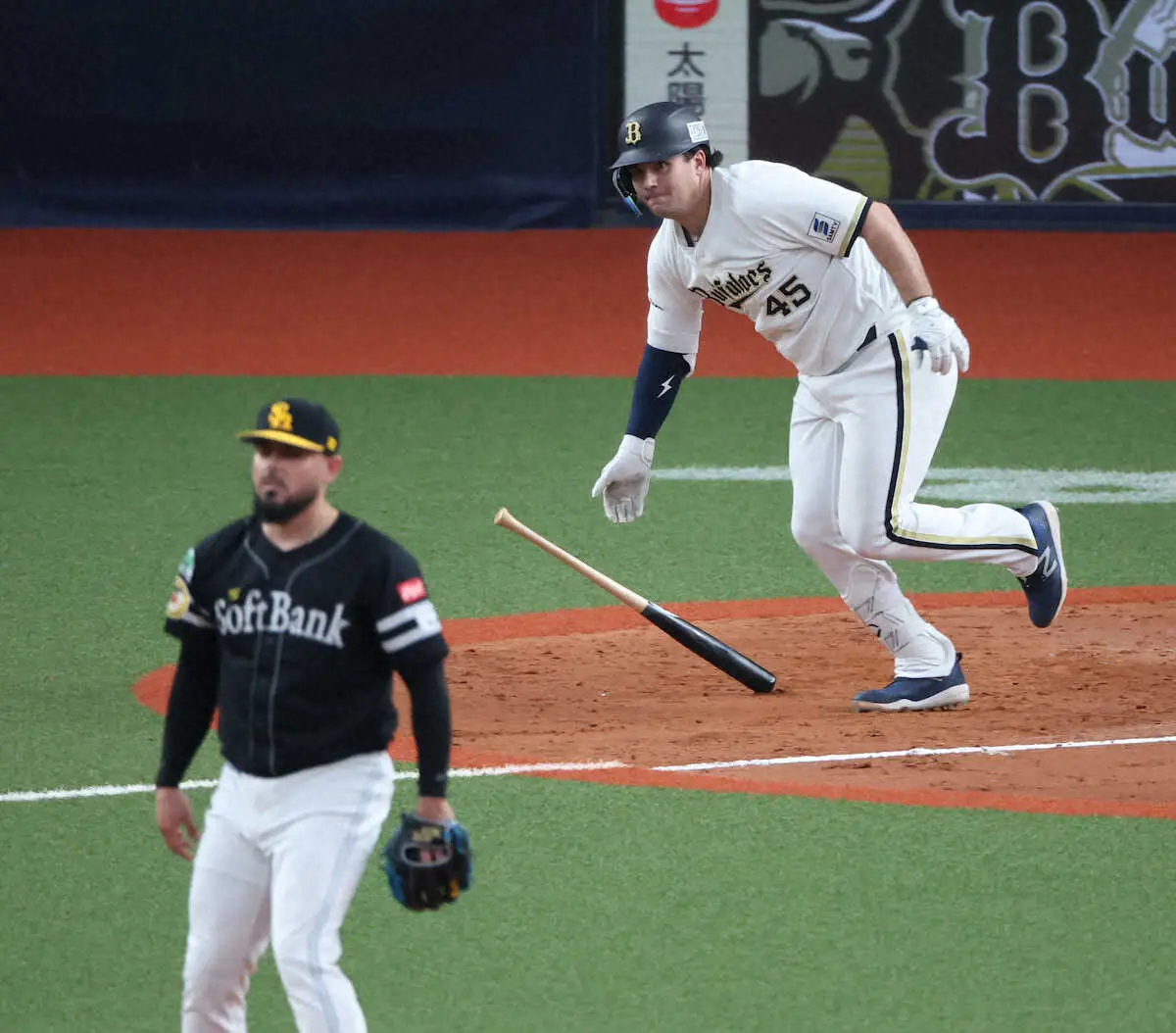 【画像・写真】オリックス・シーモア　大阪・梅田で新妻と過ごす憩いの時間でリフレッシュ　5月に向けて上昇気配