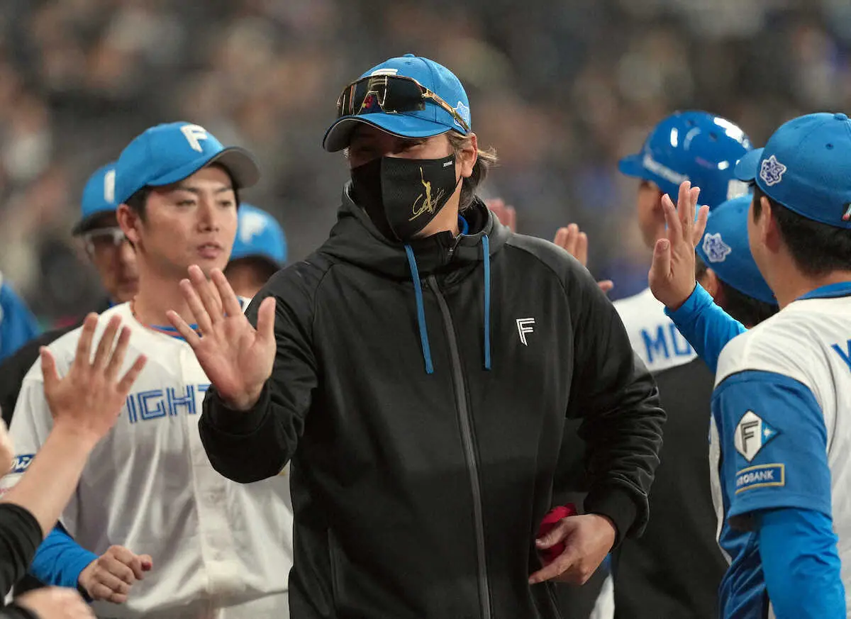 【画像・写真】日本ハム　新庄監督「50過ぎると見極めが…。ブルーの線超えたら…」大塚の“リクエスト弾”に珍要求