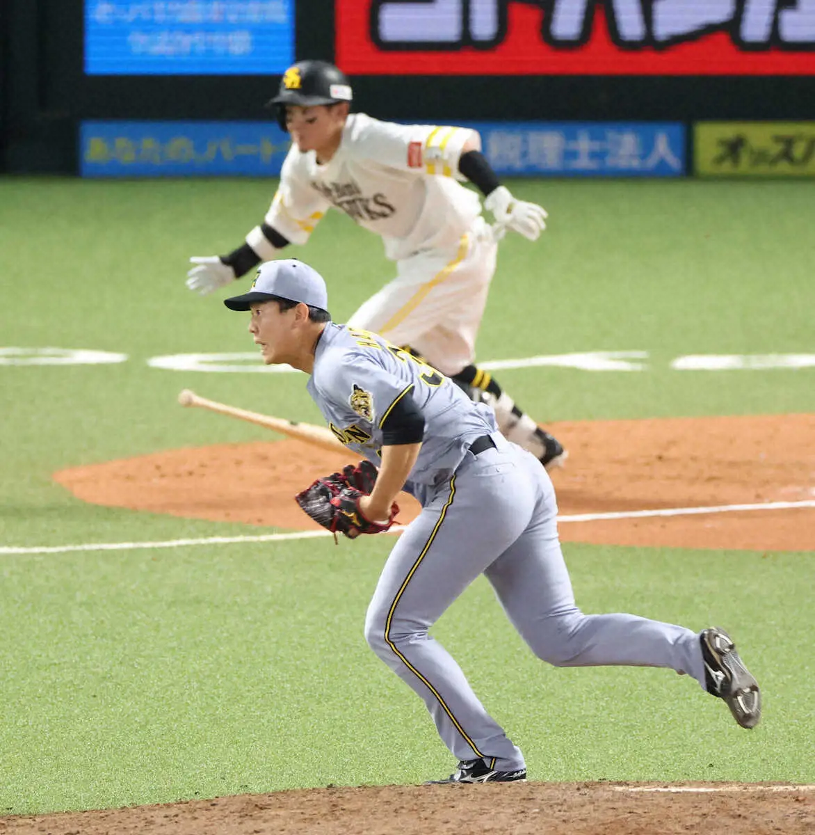 【画像・写真】阪神　3番手の畠世周が移籍後初の敗戦投手「申し訳ないです」　7回に登板も牧原大に適時打許す
