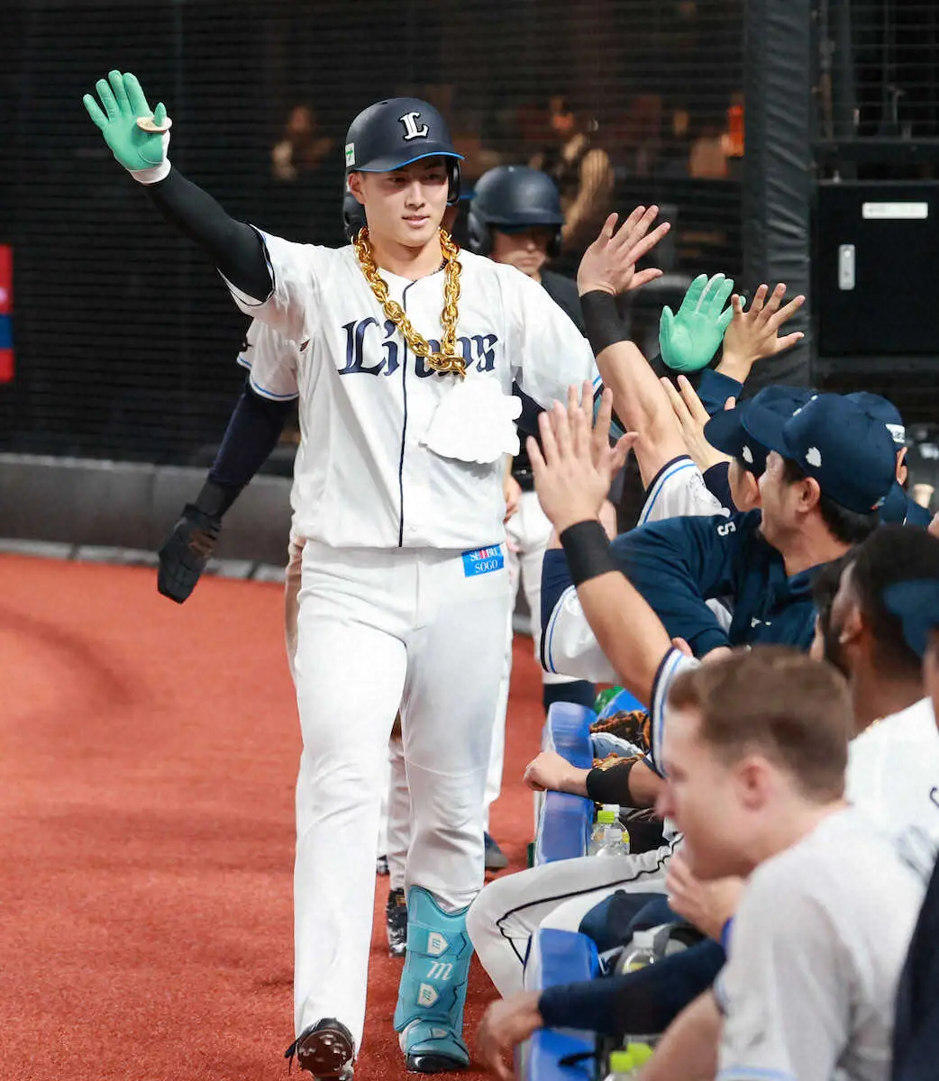 【画像・写真】西武　長谷川信哉が逆転12号2ラン　育成出身選手の最多本塁打に並ぶ