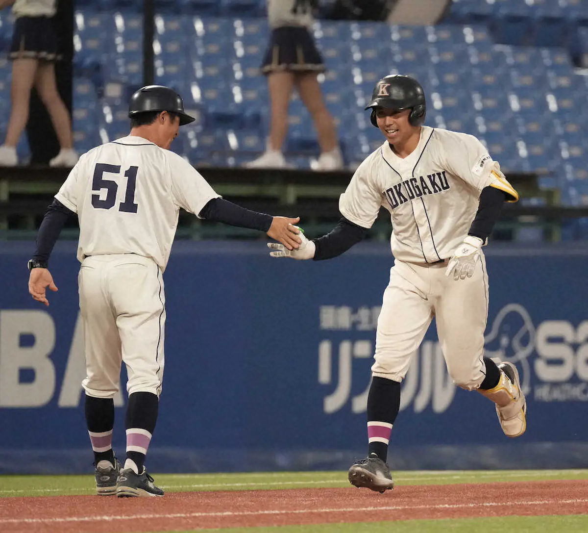 【画像・写真】主将の一振りで最下位回避。国学院大・赤堀が―決勝2ラン　「出来すぎの1本」東都大学野球