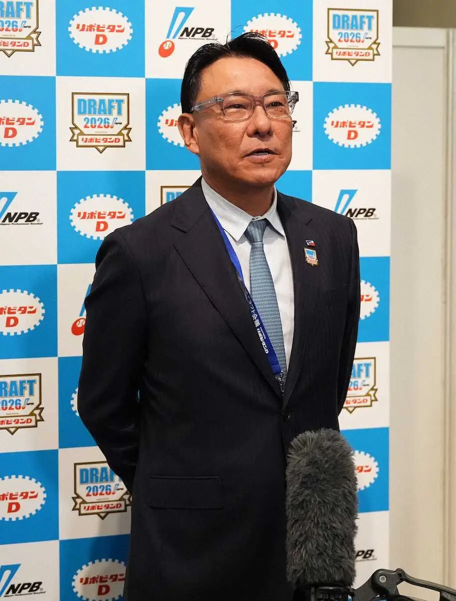 【画像・写真】【ドラフト会議】ヤクルト・池山監督　藤沢涼介の1位指名は「今日の朝…満場一致」決定「独特な構えで…」
