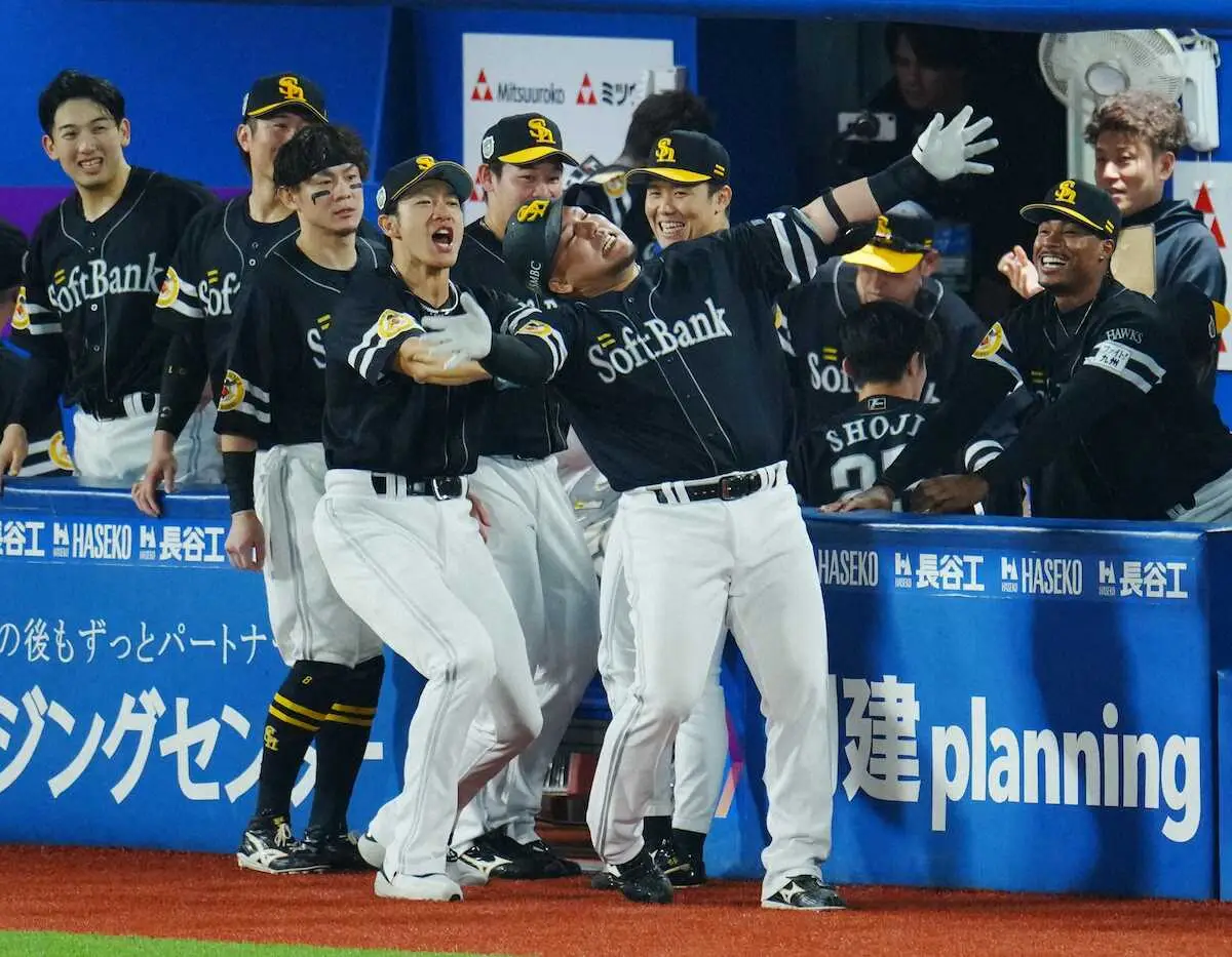 【画像・写真】【日本シリーズ】ソフトバンク・山川穂高が土壇場9回に同点場外弾！　歓喜の“どすこい”解禁！