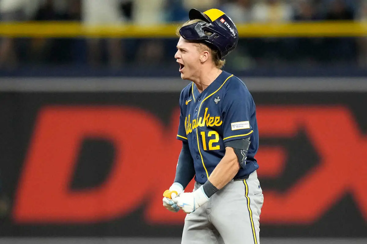 【画像・写真】本当に新人！？ブルワーズ22歳プラットが延長12回に勝ち越しソロ！球団初の世界一へベンチ大盛り上がり