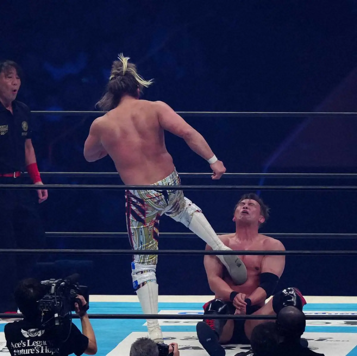 【画像・写真】【新日本】ファン感動！棚橋弘至“新闘魂三銃士”の必殺技さく裂に「エモすぎ」「涙止まらない」の声
