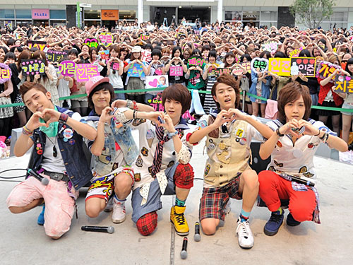 【画像・写真】大国男児、新曲発売記念イベントで“ラブ注入”