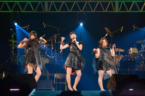 【画像・写真】岸谷、寺脇、春馬でタモリ扮装　24組でエイズ撲滅イベント盛り上げ