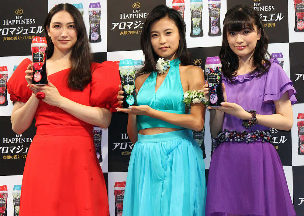 【画像・写真】香椎由宇　２年以上ぶり公の場でランウエーかっ歩「楽しい経験でした」