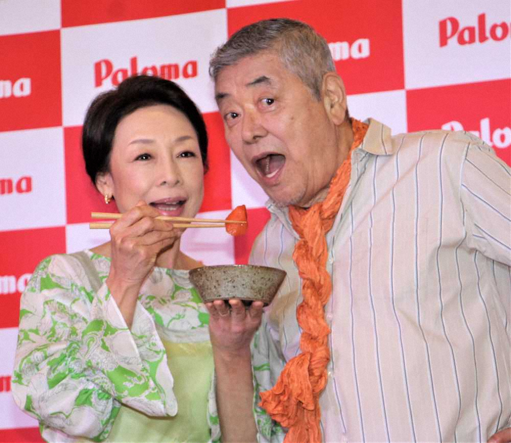 【画像・写真】パロマの「進化したビルトインコンロ『アバンセ』記者発表会」にゲストとして出席した中尾彬と池波志乃夫妻