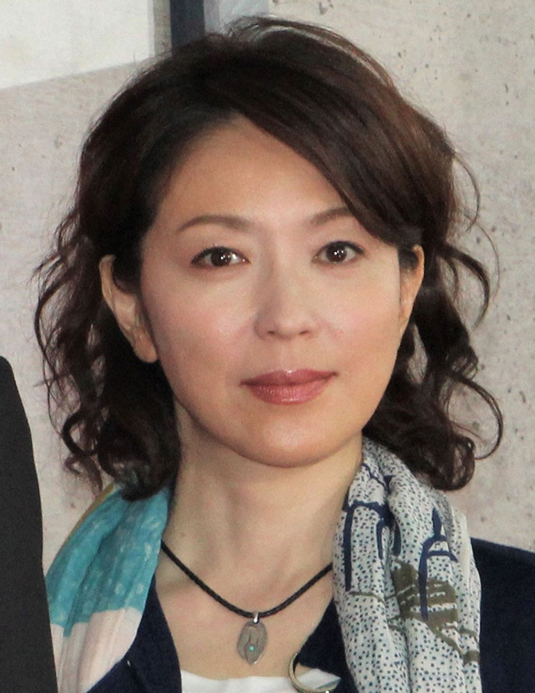 【画像・写真】若村麻由美　自作“女優シールド”がさらに進化！ファン驚き「新型の潜水艦みたい」「美貌は隠せない」